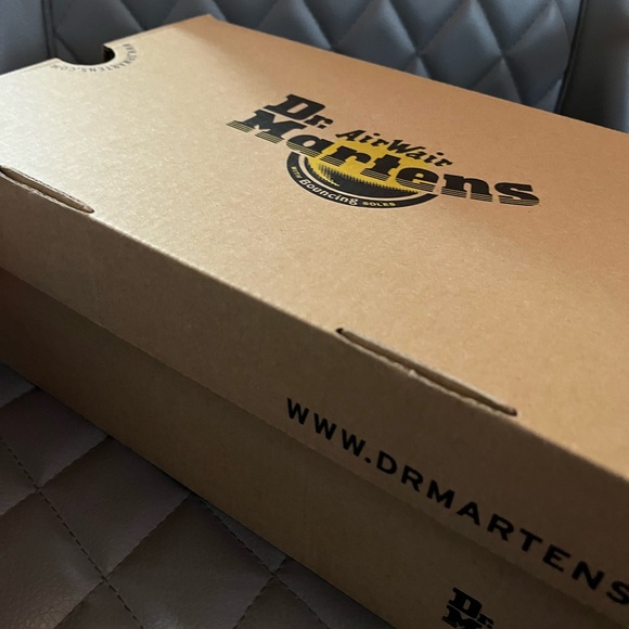 Dr. Martens - 8065 Mary Jane -black -9/41 -in box - Picture 6 of 7